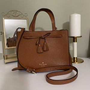 CUTE Kate Spade Medium Purse